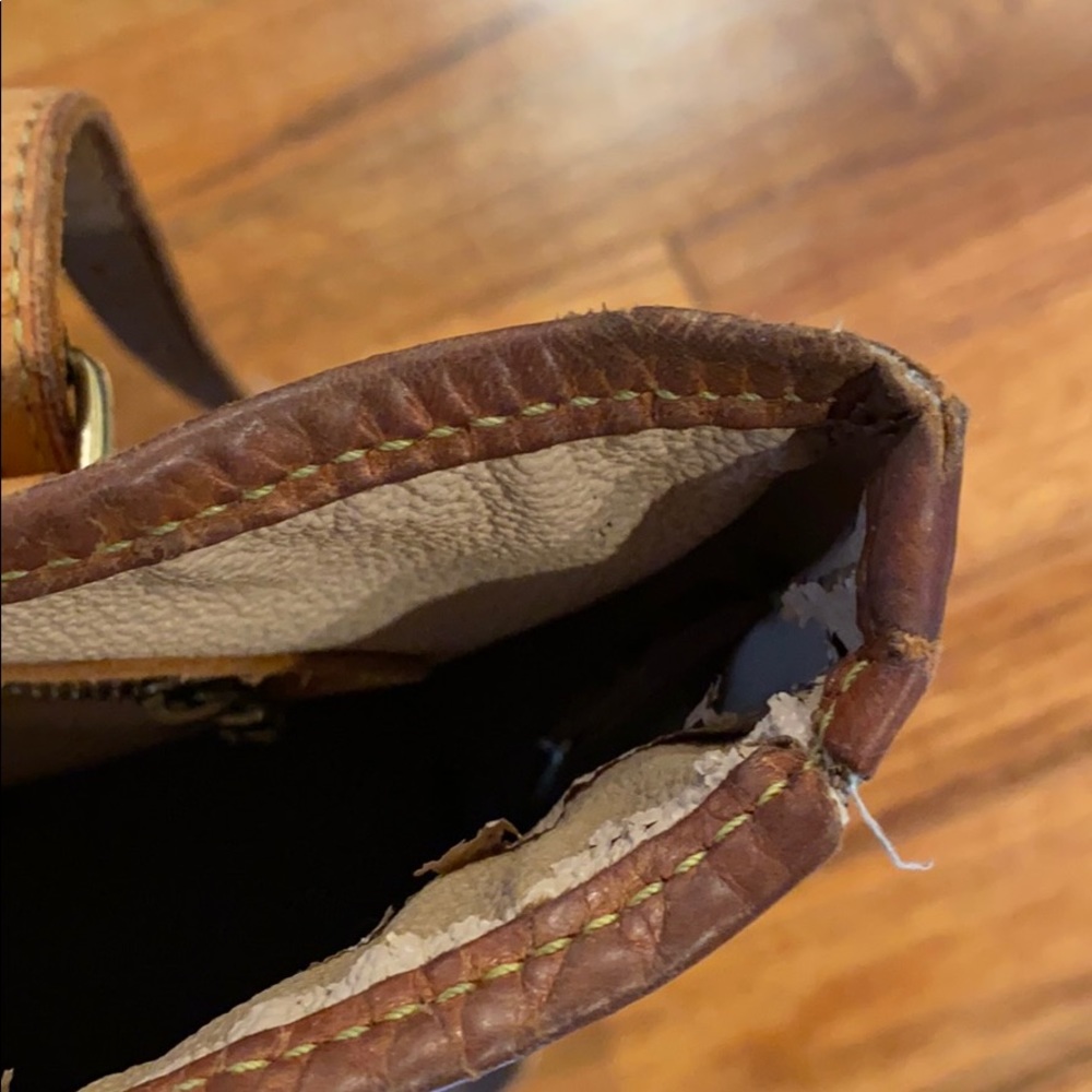 Louis Vuitton Bucket - Picture 8 of 14